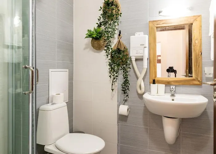 Alpine Escape Apartment *